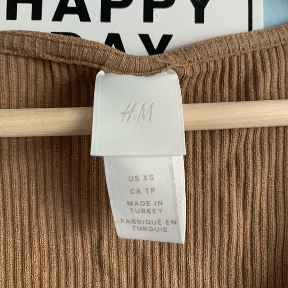 💕H&M ribbed cropped top in brown💕 - Picture 3 of 3